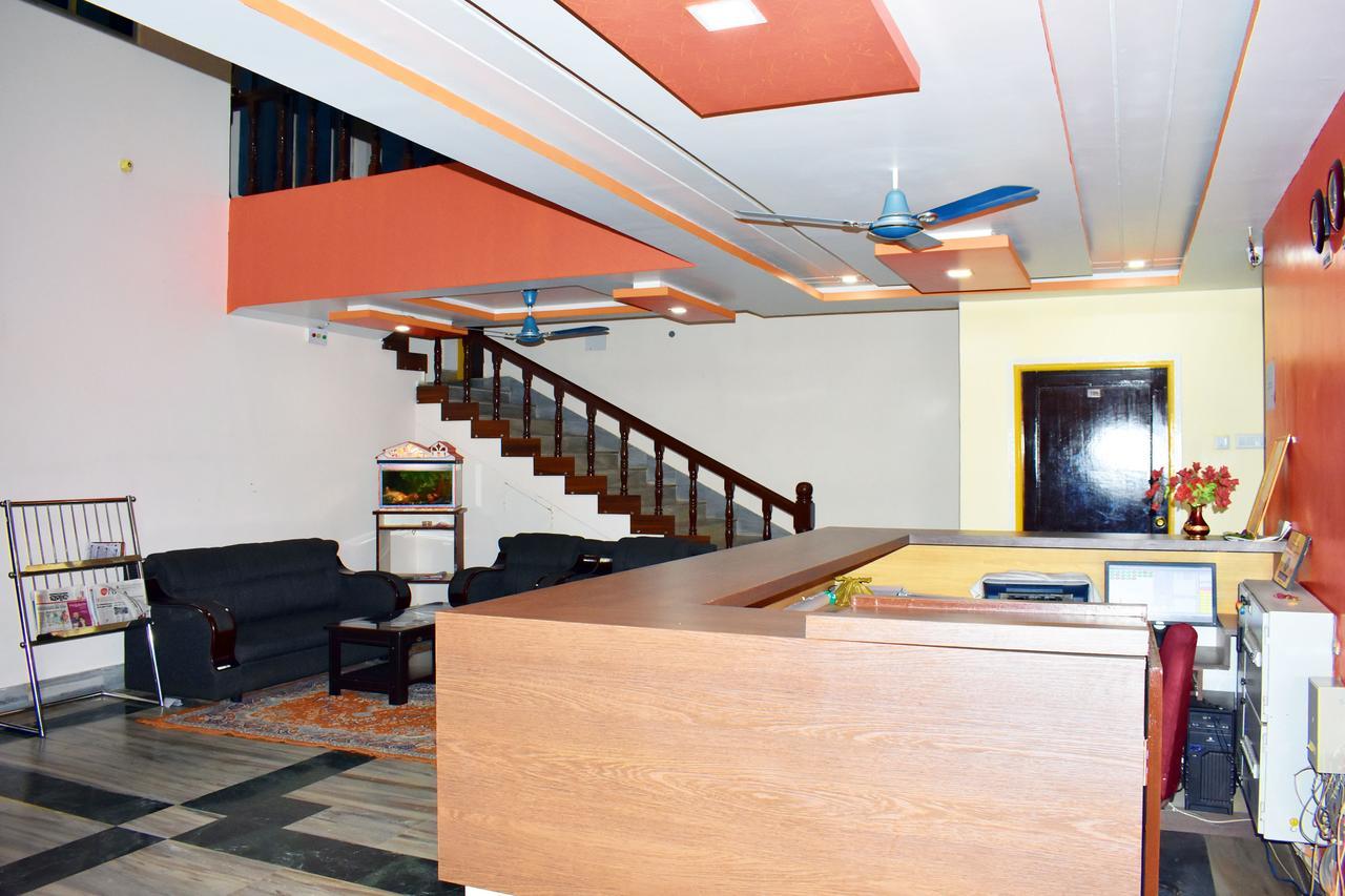 Hotel Triveni Balangir Exterior photo